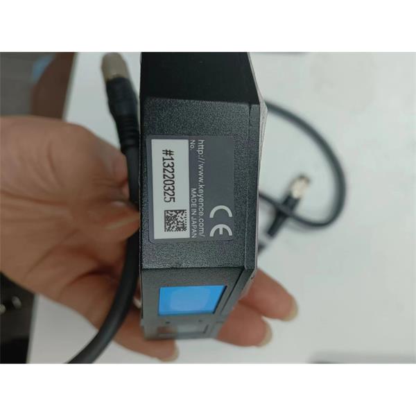 日本KEYENCE基恩士LK-G5000高精度CMOS激光位移傳感器控制器電纜CB-A10